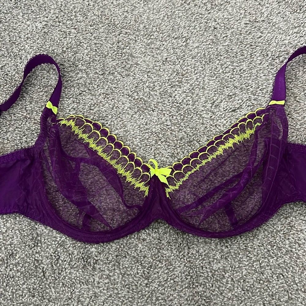 Freya Bra. Purple with bright lime green/yellow trim. US size 32 I. UK 32 G